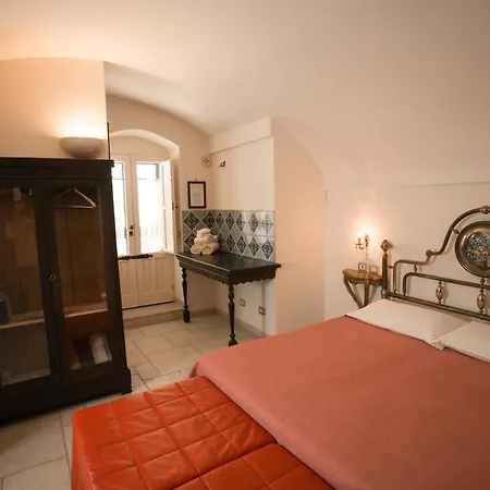 Del Castelvecchio Bed and Breakfast