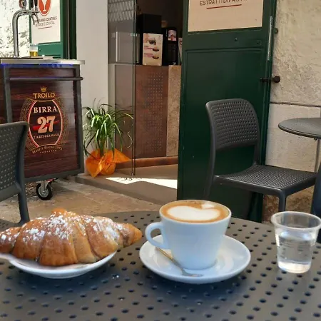 Del Castelvecchio Bed and Breakfast Ματέρα
