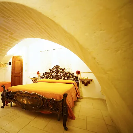 Del Castelvecchio Bed and Breakfast Ματέρα