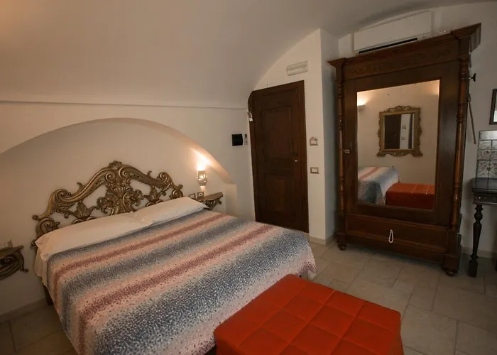 Del Castelvecchio 3*