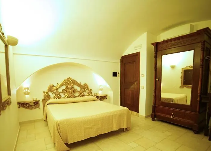 Del Castelvecchio 3*